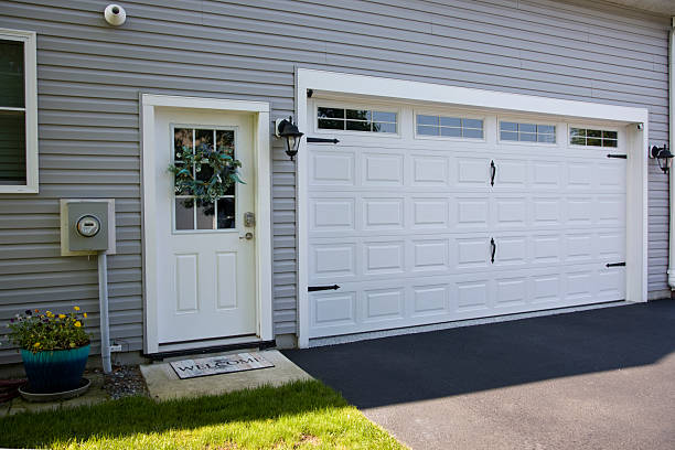 24/7 Emergency Garage Door Panel Replacement experts in Headland, AL